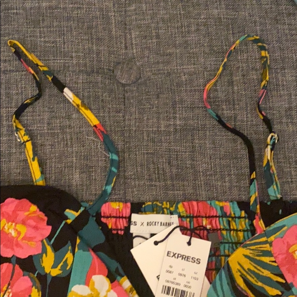 NWT Express Rocky Barnes floral crop top. - Picture 3 of 5